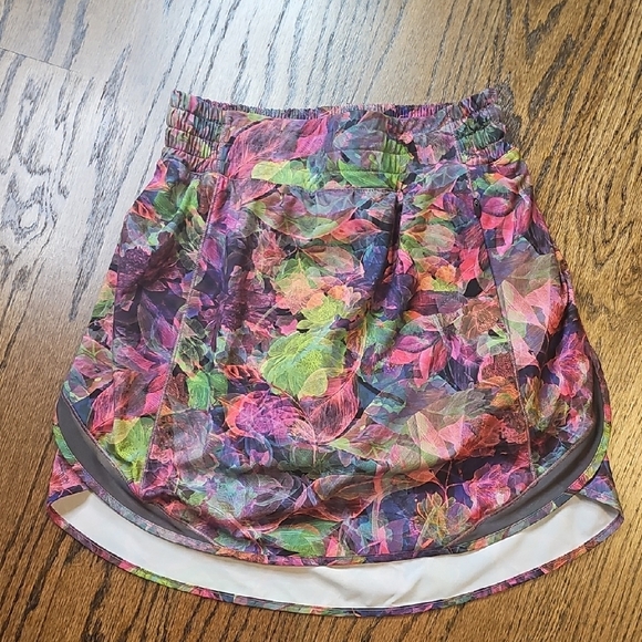 lululemon athletica Dresses & Skirts - Lululemon Hotty Hot High-Rise Skirt